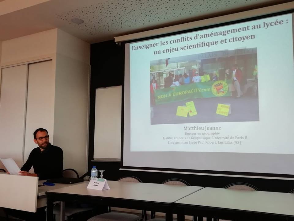 Première dans le lycée datant