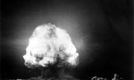 Image illustrant l'article Bombe-Atomique-Gadget-16juillet1945-2 de Les Clionautes