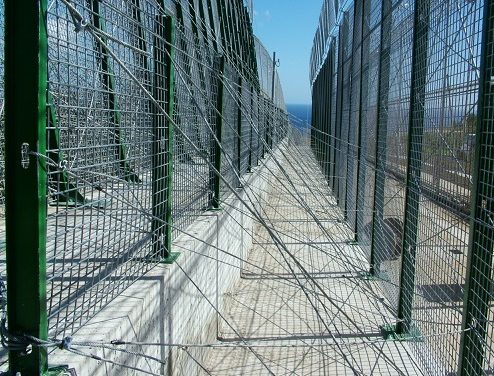 Les barrières frontalières comme dispositifs anti-migrants