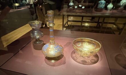 lampe, bouteille et bol en verre (XIVe siècle)