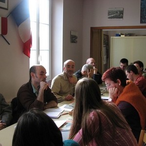 Les Clionautes et M. Lebeau, Mairie de Chevroches.